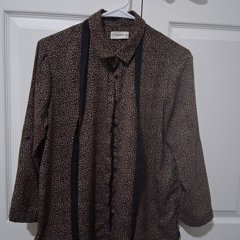 Pull&Bear Brown and Black Ruffled Button Down Blouse